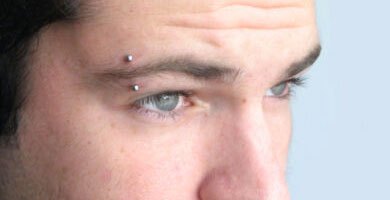 Piercing en la ceja