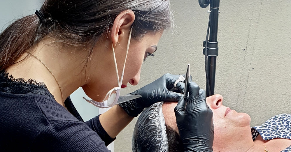 Microblading en Lugo con Camaleon Tattoo