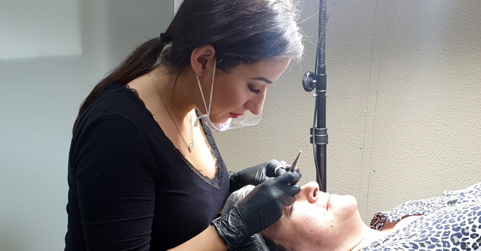 Tratamiento de microblading en Lugo